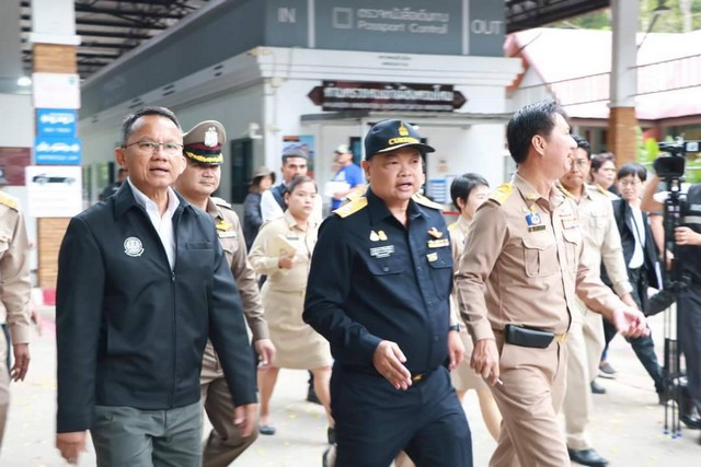 สตูล รองนายก ฯ “สมศักดิ์” ในฐานะประธาน กพต. ลงพื้นที่จังหวัดสตูล ขับเคลื่อนนโยบายเมืองคู่แฝด ไทย-มาเลเซีย พร้อมดันด่านวังประจันสู่ด่านอัจฉริยะ ยกระดับการพัฒนาจังหวัดชายแดนภาคใต้