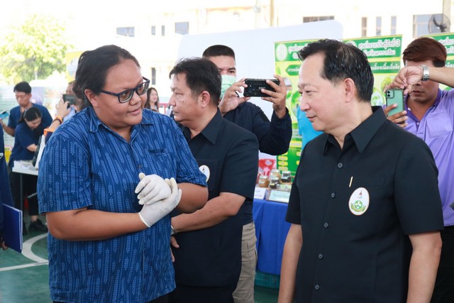 ปทุมธานี เกษตรกรปทุมธานีปลื้ม คลินิกเกษตรเคลื่อนที่ฯ ถ่ายทอดความรู้พัฒนาการเพาะปลูก