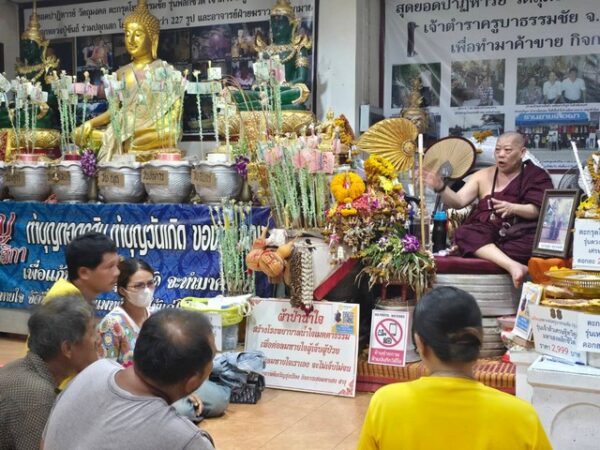 หนุ่มรอดตายปาฎิหาริย์ มั่นใจบารมี ” องค์บุญแห่งล้านนา ครูบาธรรมชัย ” คุ้มครองจากอุบัติเหตุ ถูกรถพ่วง 18 ล้อชนหนัก รถพังยับ