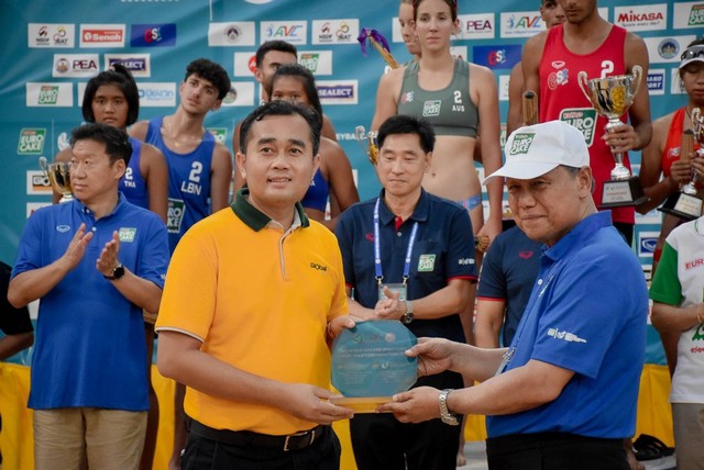 ร้อยเอ็ด…รองผู้ว่าร้อยเอ็ดปิดการแข่งขัน-มอบรางวัลการแข่งขันวอลเลย์บอลชายหาดนานาชาติ “EURO Cake” 5th Asian U19 Beach Volleyball Championships