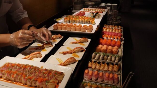 แนะนำเมนู “สามสหายซาชิมิพรีเมียม”    ดิเอมเมอรัลด์ ค็อฟฟี่ช็อพ โรงแรม ดิ เอมเมอรัลด์ เอาใจคนรักอาหารญี่ปุ่น
