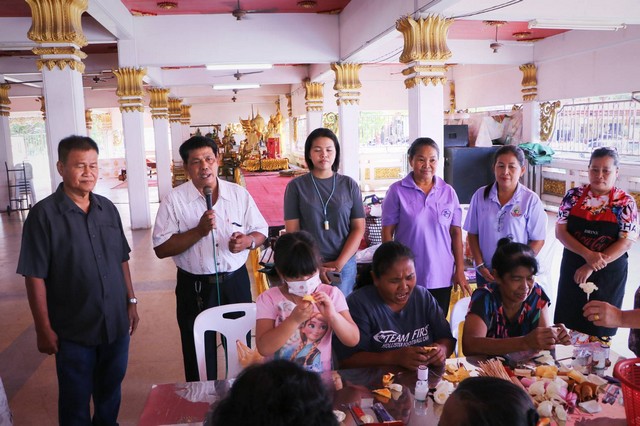 ปทุมธานี โครงการการพัฒนาทักษะการประดิษฐ์ ดอกไม้จันทน์เสริมสร้างอาชีพของชุมชนวัดรังสิต