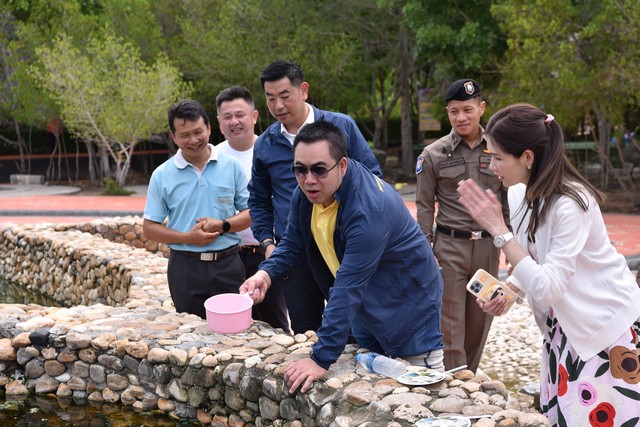 กระบี่-ผู้ช่วย รมว.กก. พลภูมิ ลงพื้นที่ตรวจแหล่งท่องเที่ยวท่าเรือเกาะลันตาใหญ่ และแหล่งท่องเที่ยวน้ำพุร้อนเค็มคลองท่อม