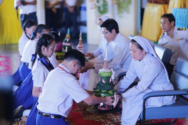 กาฬสินธุ์โรงเรียนเซนต์ยอแซฟกาฬสินธุ์จัดพิธีไหว้ครูแสดงถึงความกตัญญูกตเวที