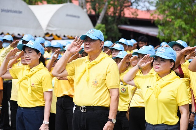 ฉะเชิงเทรา-ผู้ว่าราชการจังหวัดฉะเชิงเทรา นำส่วนราชการและพสกนิกรชาวจังหวัดฉะเชิงเทรา ร่วมกิจกรรมจิตอาสาพัฒนาในโอกาสวันสำคัญของชาติไทย เนื่องในวันคล้ายวันพระราชสมภพ สมเด็จพระนางเจ้าฯ พระบรมราชินี