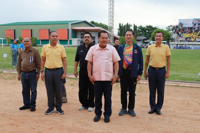 นราธิวาส-รมว.ยุติธรรม เปิดการแข่งฟุตบอลตำบลอาสา-หนุนพลังเยาวชนและประชาชนชายแดนใต้ ที่จังหวัดนราธิวาส ใช้กีฬาต้านยาเสพติด