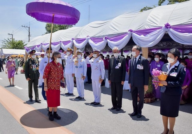 ร้อยเอ็ด…สมเด็จพระกนิษฐาธิราชเจ้า กรมสมเด็จพระเทพรัตนราชสุดา ฯ สยามบรมราชกุมารี ทรงเปิดอาคาร “พระราชพรหมจริยคุณ ของวิทยาลัยสงฆ์ร้อยเอ็ด มหาวิทยาลัยมหาจุฬาลงกรณราชวิทยาลัย และทรงวางศิลาฤกษ์อาคารสำนักงานเหล่ากาชาดจังหวัดร้อยเอ็ด