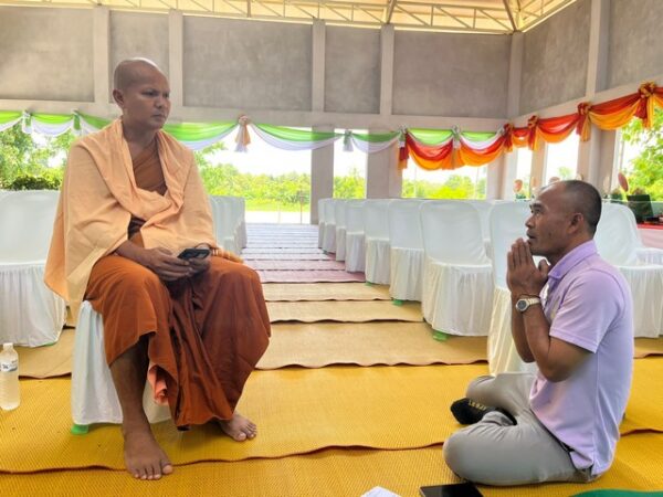 ร้อยเอ็ด…พระครูธรรมธร ประกาศิต องค์อุปถัมภ์ชมรมจิตอาสาฯเมตตาให้แนวทางเหรียญที่ระลึกงานเดิน-วิ่งการกุศล ของ “โหวดพิฆาต” ต้องขลังและดีที่สุด