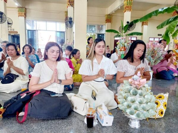 ปทุมธานี “วันอาสาฬหบูชา”วัดตระพัง สามโคก จัดพิธีทอดผ้าป่าครอบครัวสามัคคี เพื่อสมทบทุน สร้างเขื่อน ซื้อที่ดินถวายวัดตระพัง