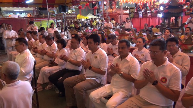 สงขลา-จัดพิธีเวียนเทียนสะเดาะเคราะห์เสริมดวงชะตา ตามประเพณีจีน ในงานสมโภชเจ้าพ่อหลักเมืองสงขลา ครบรอบ 182 ปี