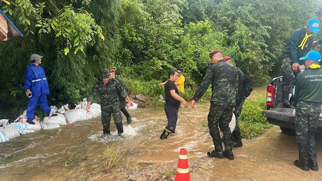 ลำปาง-รบพิเศษประตูผาขออาสาช่วยเหลือประชาชนยามมีภัยพิบัติ