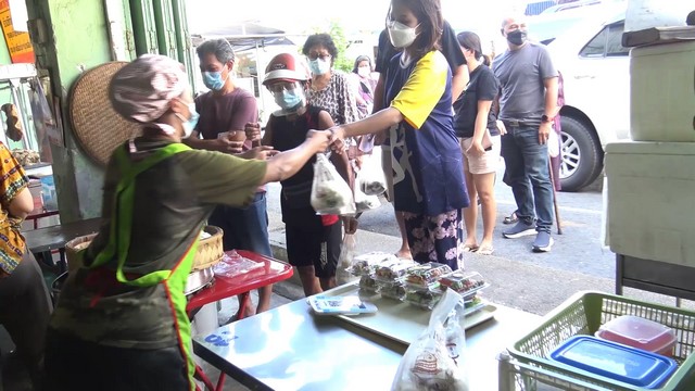 สงขลา-ซาลาเปาลูกใหญ่ร้านดังกลางเมืองสงขลา ลูกเดียว 40 บาท อิ่มได้ทั้งวัน