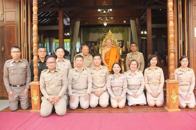 ลำพูน – มูลนิธิอาสาเพื่อนพึ่ง(ภาฯ) ยามยาก สภากาชาดไทย มอบถุงยังชีพพระราชทาน 4,000 ชุด