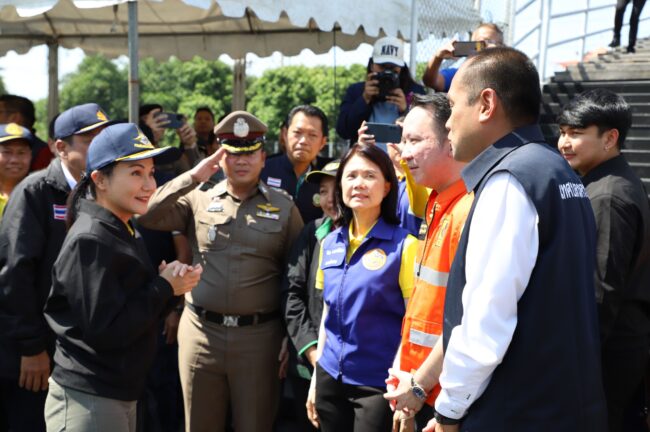 ปทุมธานี รัฐมนตรีว่าการกระทรวงเกษตรและสหกรณ์ ลงพื้นที่ตรวจติดตามสถานการณ์อุทกภัยในพื้นที่จังหวัดปทุมธานี ณ สถานีสูบน้ำปากคลองรังสิต