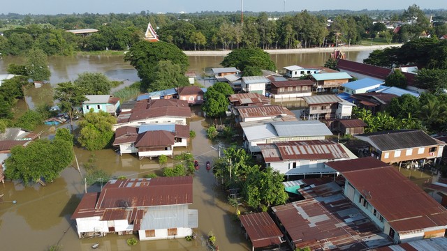 พิจิตรแม่น้ำยมเอ่อล้นตลิ่งท่วมแล้ว4,393 หลังคาเรือนเหตุบางระกำโมเดลรับน้ำไว้ไม่ไหว