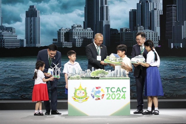 “รัฐมนตรีเฉลิมชัย”ลุยแก้โลกเดือด ชูแนวทาง“เร่งเปลี่ยนผ่าน สานพลังภาคี สู่สังคมที่เป็นมิตรต่อภูมิอากาศ” ยืนยันไทยพร้อมรายงานไทยแลนด์ไครเมท แอคชั่นในCOP29เดือนหน้า