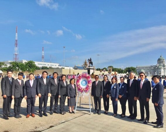 พรรคประชาธิปัตย์ร่วมน้อมรำลึกถึงพระมหากรุณาธิคุณ พระบาทสมเด็จพระจุลจอมเกล้าเจ้าอยู่หัว รัชกาลที่ 5 เนื่องใน “วันปิยมหาราช” 