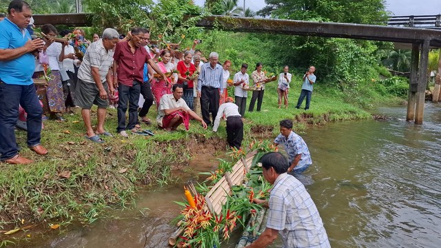 พังงา-!!บ้านบางกัน!!ทำบุญลอยเรือบ้านบางกันล้างอาถรรพ์ป้องกันผีพราย