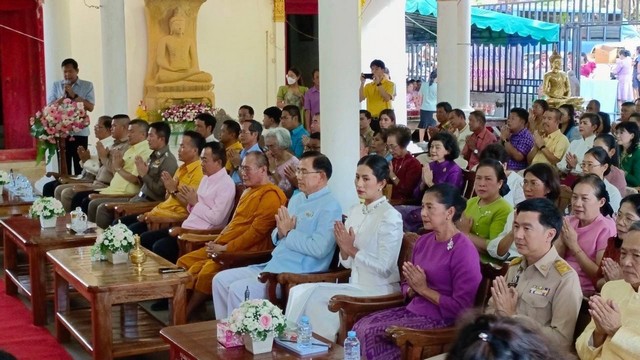 จันทบุรี// รองผู้ว่าฯจันทบุรี เป็นประธานเปิดงาน ประเพณีลอยกระทง 105 ปี น่านที “วิถีจันท์”