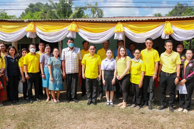 สุโขทัย-รองผู้ว่าราชการจังหวัด รักษาราชการแทนผู้ว่าราชการจังหวัดสุโขทัย พร้อมคณะลงพื้นที่ติดตามดูแลนักเรียนทุนพระราชทาน ม.ท.ศ.รุ่นที่ 16