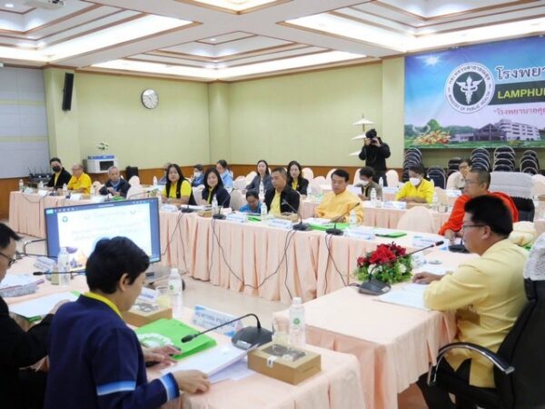 ลำพูน – ประชุมหาแนวทางขับเคลื่อนกับคณะกรรมการสมาพันธ์เครือข่ายแห่งชาติเพื่อสังคมไทยปลอดบุหรี่