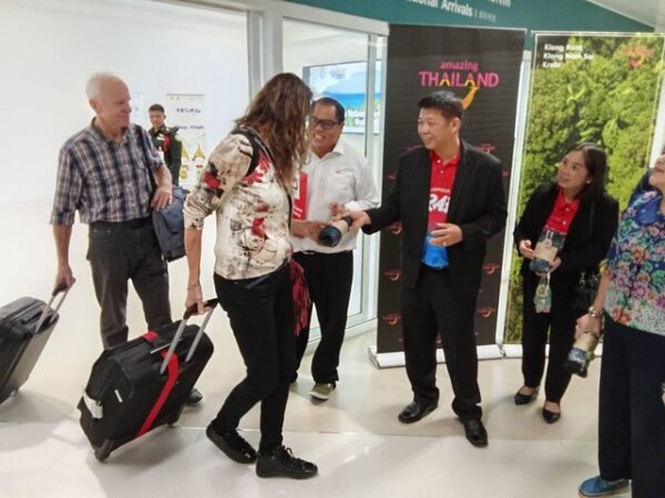กระบี่-การท่องเที่ยวแห่งประเทศไทย (ททท.) ร่วมกับหน่วยงานภาครัฐและเอกชนจังหวัดกระบี่ต้อนรับนักท่องเที่ยวจากสาธารณรัฐโปแลนด์ จำนวน 294 ราย
