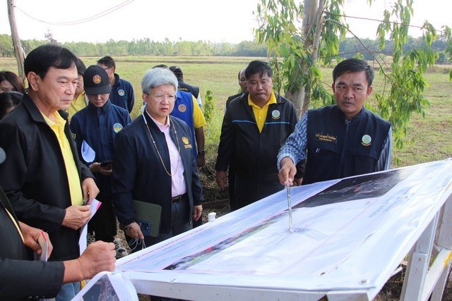 ร้อยเอ็ด…ก.ธ.จ.ร้อยเอ็ด ลงพื้นที่ติดตามโครงการก่อสร้างอาคารบังคับน้ำบ้านนิเวศน์ ป้องกันการเกิดอุทกภัยและภัยแล้งอย่างยั่งยืน