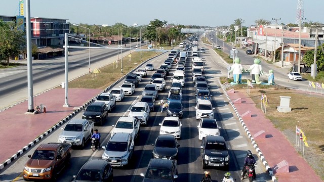 พิจิตร-แขวงทางหลวงพิจิตรคาดวันนี้รถจากภาคเหนือ4หมื่นคันมุ่งหน้าเข้ากรุงเทพ