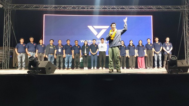 ปราจีนบุรี-ธนาธรขึ้นเวทีหาเสียงนายกอบจ.ปราจีนบุรี ย้ำหมดยุคการใช้อิทธิพล