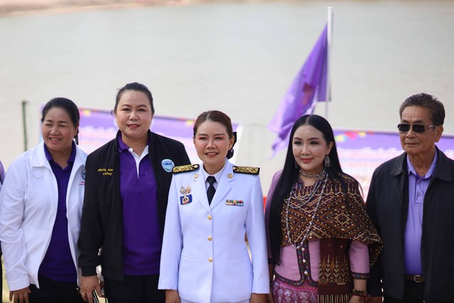 กาฬสินธุ์สืบสานประเพณีแข่งขันเรือยาวชิงถ้วยพระราชทาน