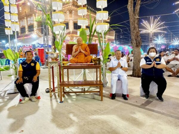 ปทุมธานี “คลื่นมหาชนคนบุญ”ร่วมบุญหล่อพระอุปคุต งานบุญประจำปีวัดตระพัง