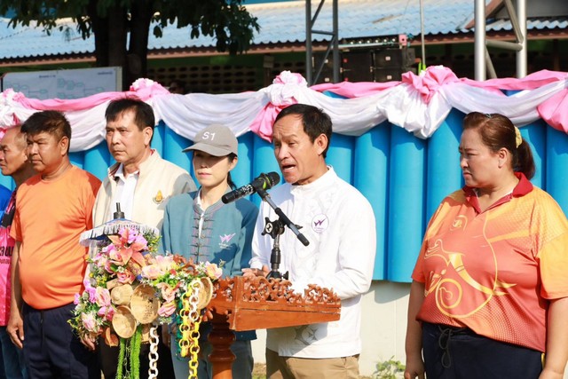 พิษณุโลก รองนายก อบจ.พิษณุโลก เปิดการแข่งขันกีฬาสัมพันธ์ต้านภัยยาเสพติด ต.ท่าช้าง อ.พรหมพิราม