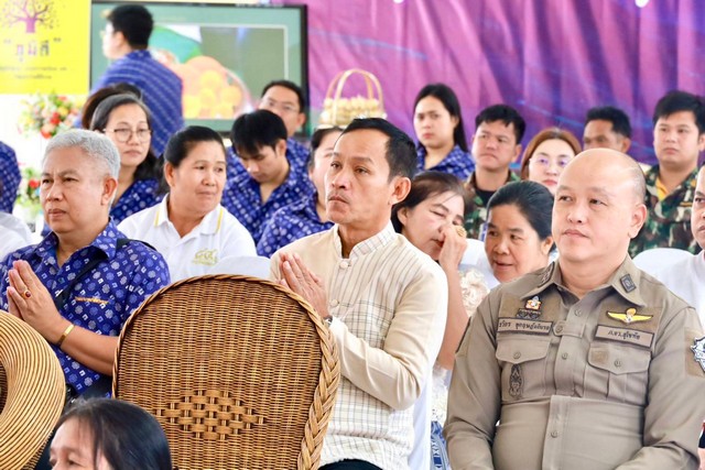 พิษณุโลก รองนายก อบจ.พิษณุโลก ร่วมพิธีรับมอบที่ดินบริจาค “หลวงพ่อสมบูรณ์” มอบให้โรงพยาบาลชาติตระการ