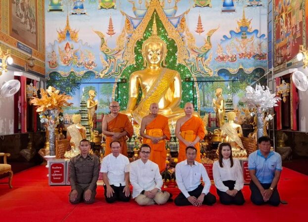 พิจิตรชูสายมูพาเที่ยวงานวัดมหกรรมรวมพลคนโชคดีจ้างลิเกรำทำการแสดงแก้บน