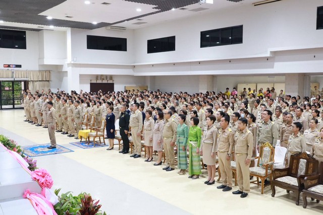 พิษณุโลก อบจ.พิษณุโลก ร่วมพิธีวางพานพุ่มถวายราชสักการะและถวายราชสดุดีแด่พระบาทสมเด็จพระจุลจอมเกล้าเจ้าอยู่หัว รัชกาลที่ 5 เนื่องใน “วันท้องถิ่นไทย” ประจำปี 2568