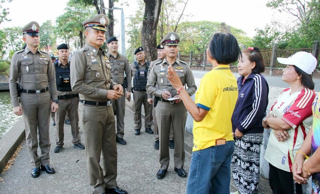 กาฬสินธุ์ผู้การกาฬสินธุ์นำกำลังเชื่อมสัมพันธ์ประชาชน Stop Walk & Talk