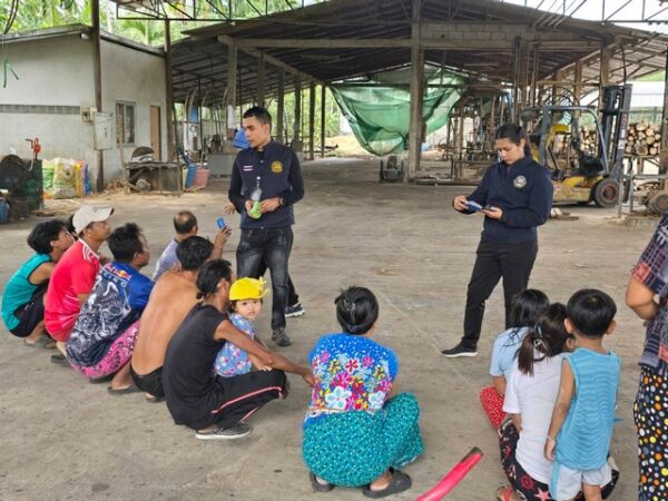 “พิพัฒน์” ส่ง ฉก.ไตรเทพพิทักษ์ ลงพื้นที่ตรวจสอบแรงงานต่างด้าวในสถานประกอบการ จ.พัทลุง