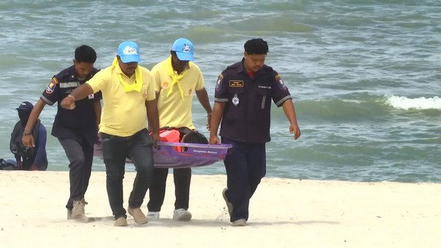 สีสัน ทัพเรือภาคที่ 2 ฝึกการช่วยเหลือผู้ประสบภัยทางทะเล และการขจัดคราบน้ำมัน บริเวณชายหาดชลาทัศน์ เพื่อรับมือสถานการณ์ฉุกเฉิน และการรักษาความปลอดภัยทางทะเลอย่างยั่งยืน