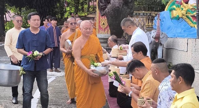 นครนายก – จังหวัดนครนายกจัดกิจกรรมผู้ว่าฯ พาแต่งกายผ้าไทย หิ้วปิ่นโตเข้าวัด ศรัทธาอิ่มบุญ เกื้อหนุนพระพุทธศาสนา รักษาสิ่งแวดล้อม จังหวัดนครนายก ประจำปี พ.ศ.2568