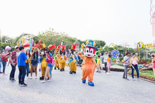 ปทุมธานี สวนสนุกท่ามกลางเศรษฐกิจซบเซา ดรีมเวิลด์ฝ่ามรสุมยอดลูกค้ากลับมาแรง