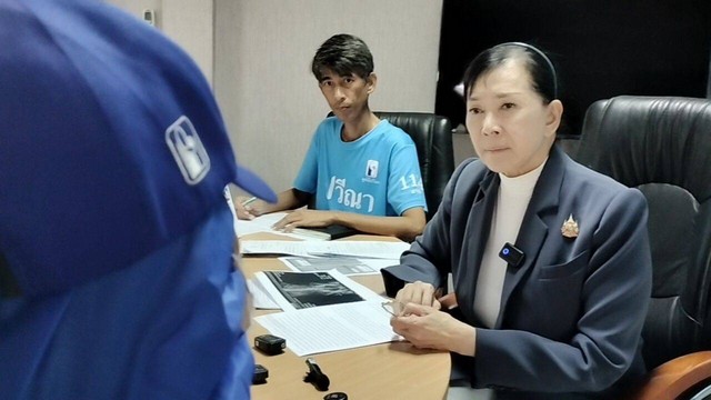 ปทุมธานี แม่ค้าร้านอาหารตามสั่ง เข้าร้อง “ปวีณา” ขอความช่วยเหลือ หลังเข้ารับการผ่าตัดมดลูกรังไข่ทั้ง 2 ข้าง วันที่ 24 มี.ค. 68 รพ.รัฐแห่งหนึ่งใน จ.นนทบุรี