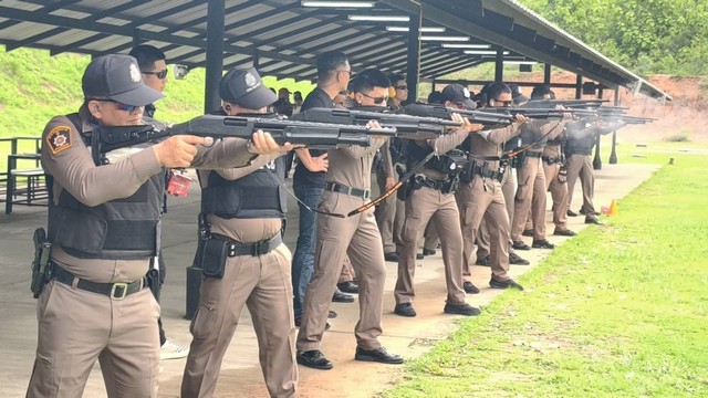 สภ.สัตหีบ ฝึกซ้อมแม่นปืนสร้างความปลอดภัยแก่ จนท. ชีวิตและทรัพย์สินของ ปชช.