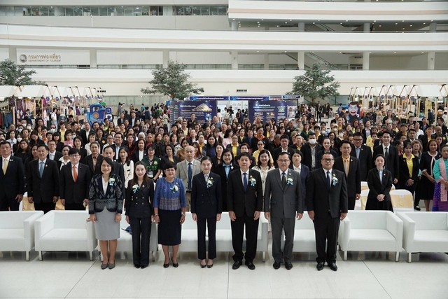 ดร.จุฑารัตน์ฯ ร่วมงานวันคุ้มครองผู้บริโภคไทย เพื่อแสดงเจตจำนงในความร่วมมือในการขับเคลื่อนและสร้างการตระหนักรู้ร่วมกับภาคีเครือข่ายภาคประชาชน
