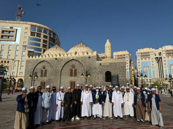 นราธิวาส-คณะผู้แสวงบุญตามกิจกรรมส่งเสริมคนดีมีคุณธรรมฯ ของ ศอ.บต. เดินทางถึงเมืองมาดีนะห์ โดยสวัสดิภาพ