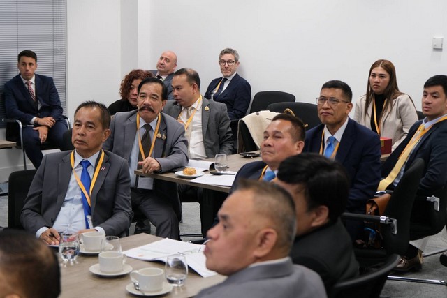 คณะกรรมาธิการการทหารและความมั่นคงของรัฐ วุฒิสภา เดินทางไปประชุมและไปเยือนต่างประเทศ ณ สหราชอาณาจักร