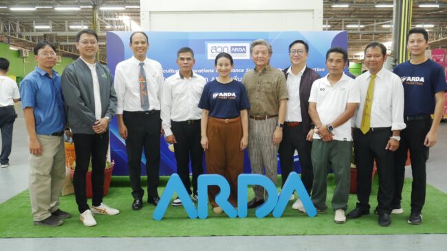 ARDA โชว์นวัตกรรมเกษตรแม่นยำ “เครื่องหยอด–ปลิดฝักถั่วลิสง” เพิ่มผลผลิต 30% พร้อม Kickoff อวดโฉม “เครื่องสแกนทุเรียน” นำร่องใช้งานจริงครั้งแรกกลางล้งเมืองจันท์