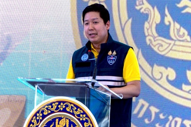 ฉะเชิงเทรา-“พาณิชย์” ยกทัพสินค้าราคาประหยัดจำหน่ายให้พี่น้องชาวฉะเชิงเทรา ในงานมหกรรมธงฟ้าขับเคลื่อนเศรษฐกิจภูมิภาค จังหวัดฉะเชิงเทรา ภายใต้โครงการ “เปิดเทอม เติมพลัง”