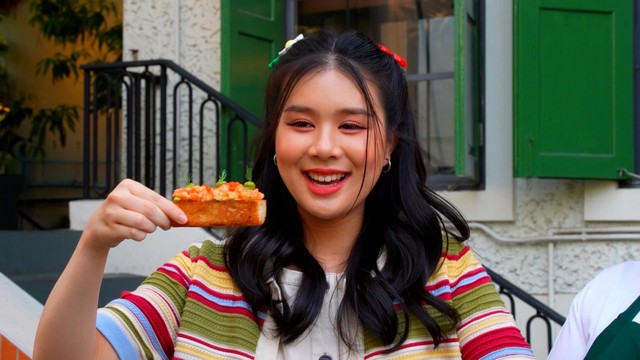 “PeeKaBoo Junior จ๊ะเอ๋! เด็ด เด็ด” พาน้องๆ เที่ยวชมหมู่บ้านวิก – ชิมโทสต์สุดชิค – ทำกังหัน DIY