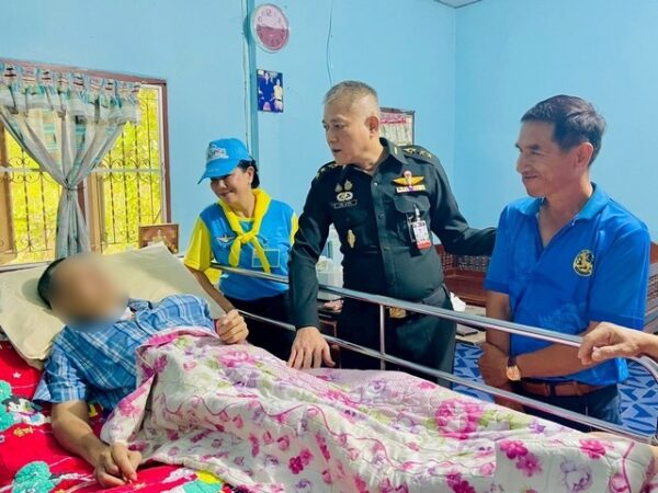 ลำปาง-มทบ.32 ส่งมอบความช่วยเหลือกลุ่มเปราะบางที่ต้องได้รับการดูแล เพราะการให้ไม่มีสิ้นสุด