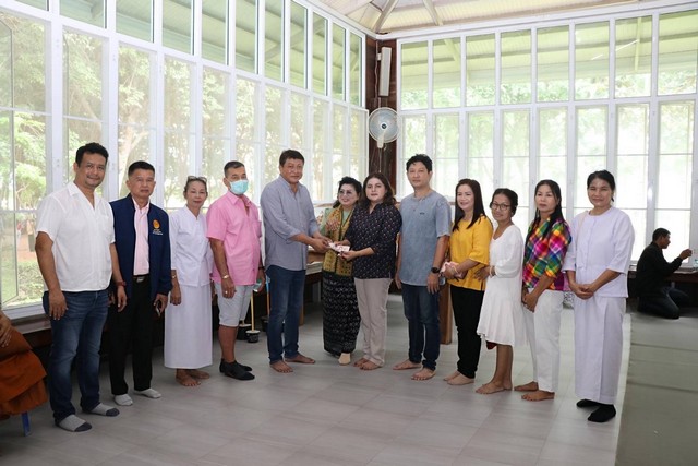 ชลบุรี-วัดป่าศรัทธาคุณนิมิต จัดงานเททองหล่อพระ 3 สมัย และทอดผ้าป่าสามัคคี ยอด 554,810 บาท